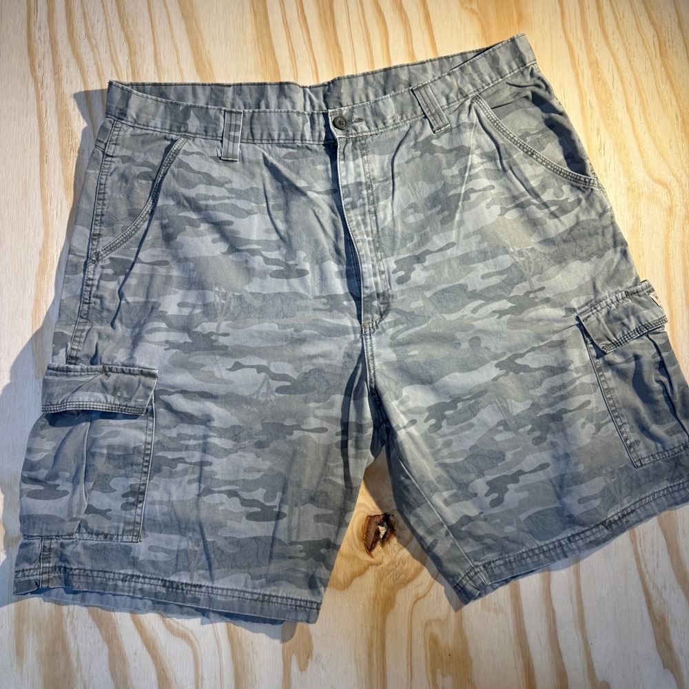 Wrangler Men's Camo Cargo Shorts Green Utility Cotton Pockets Bottoms Size 40
